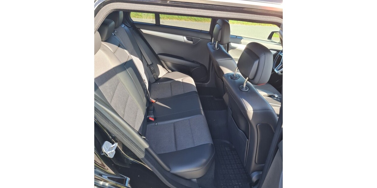 Mercedes-Benz C 200 232.000 km 13.500 &euro; Krefeld 47798