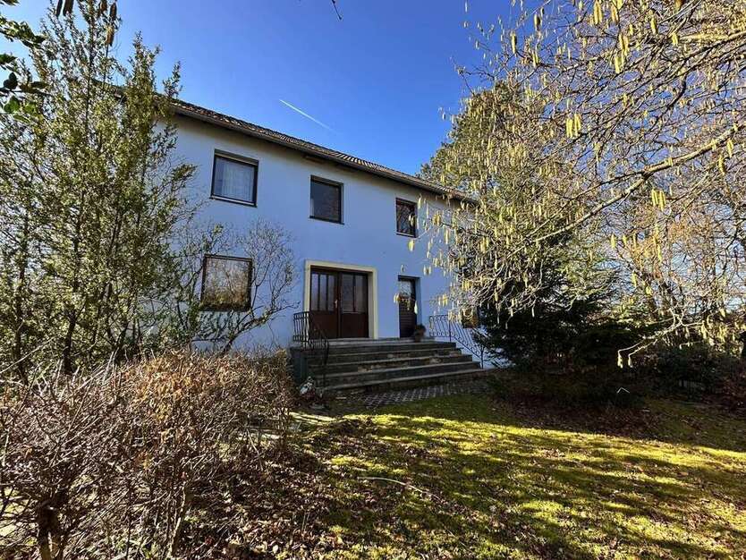 Haus zum Kaufen in Roetgen 500.000 € 104 m²