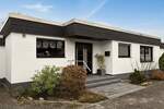 *RESERVIERT* Repräsentativer Flachdach-Bungalow in hervorragendem Zustand mit uneinsehbarem Grundstück und Garage! 5 zimmer