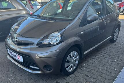 Toyota Aygo (X) 92.086 km 6.990 &euro; Lübeck 23556
