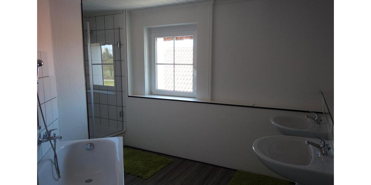 Etagenwohnung Isny im Allgäu - 3 Zimmer, 100 m&sup2;, 400&euro; | Angebot:26415187