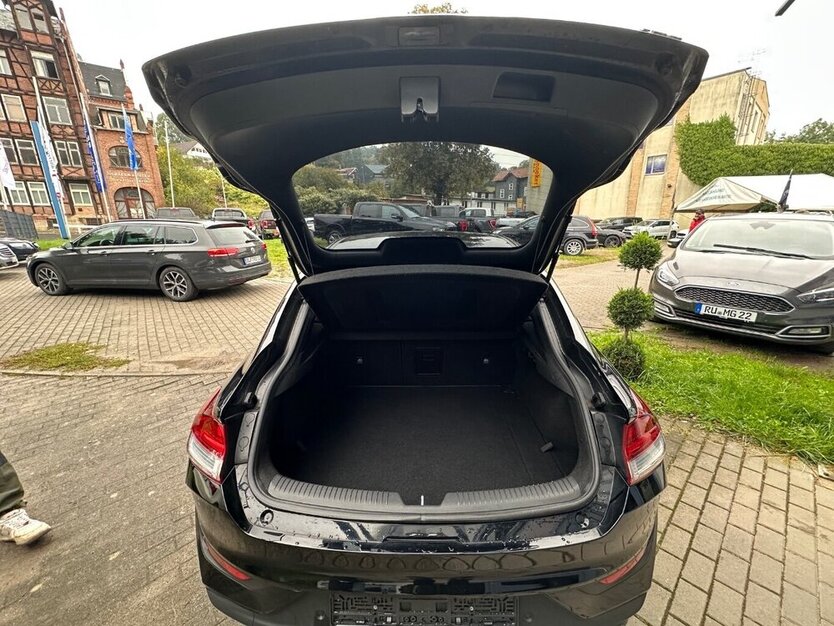 Hyundai i30 Fastback Fastback 1.4 T-GDI 140.000 km 11.990 € Rudolstadt 07407