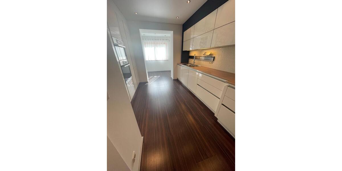 Etagenwohnung Döbeln - 6 Zimmer, 190 m&sup2;, 1.500&euro; | Angebot:26006170