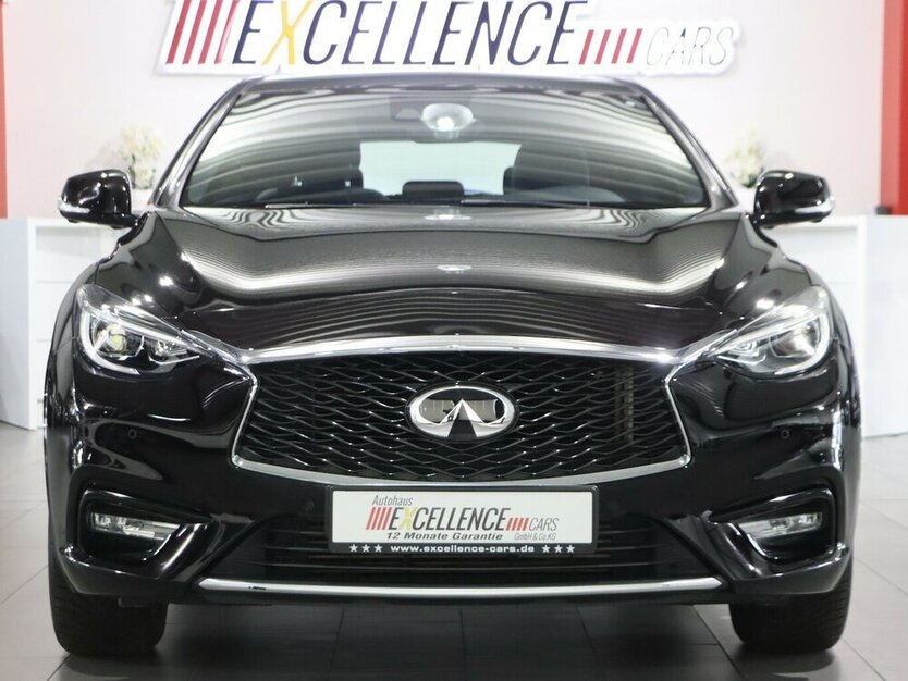 Q30 1.6 PREMIUM / PANORAMA / LED / NAVI+360°
