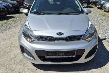 Kia Rio 121.000 km 5.930 &euro; Einhausen 64683