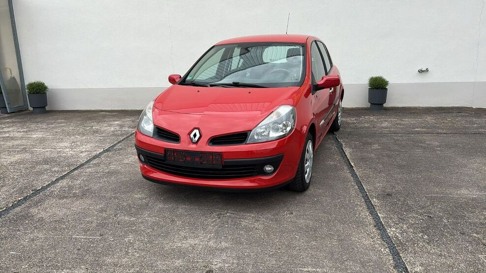 Renault Clio 71.592 km 3.999 € Gera 07546