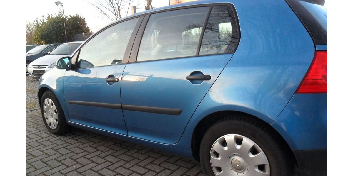 VW Golf 140.000 km 1.999 &euro; Uetze OT Dollbergen 31311