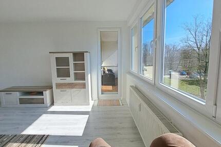 3-Zimmer Eigentumswohnung mit sonniger Loggia. Sofort frei.