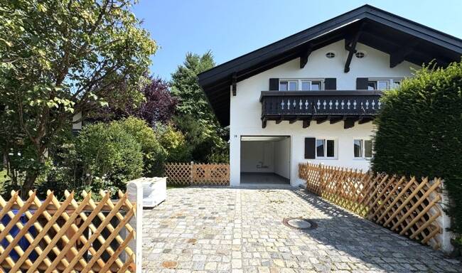 Garmisch-Partenkirchen - wundervoll renoviertes Landhaus mit Bergblick