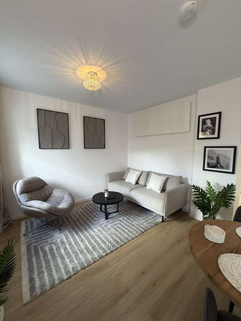 Wohnen auf Zeit in Düsseldorf 1.350 € 2 zimmer