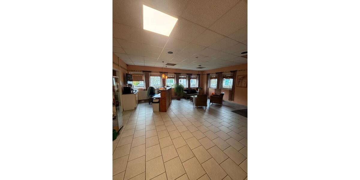 Gewerbefläche in Freudenberg-Ortsmitte – ideal für Studio, Praxis oder Büro zimmer