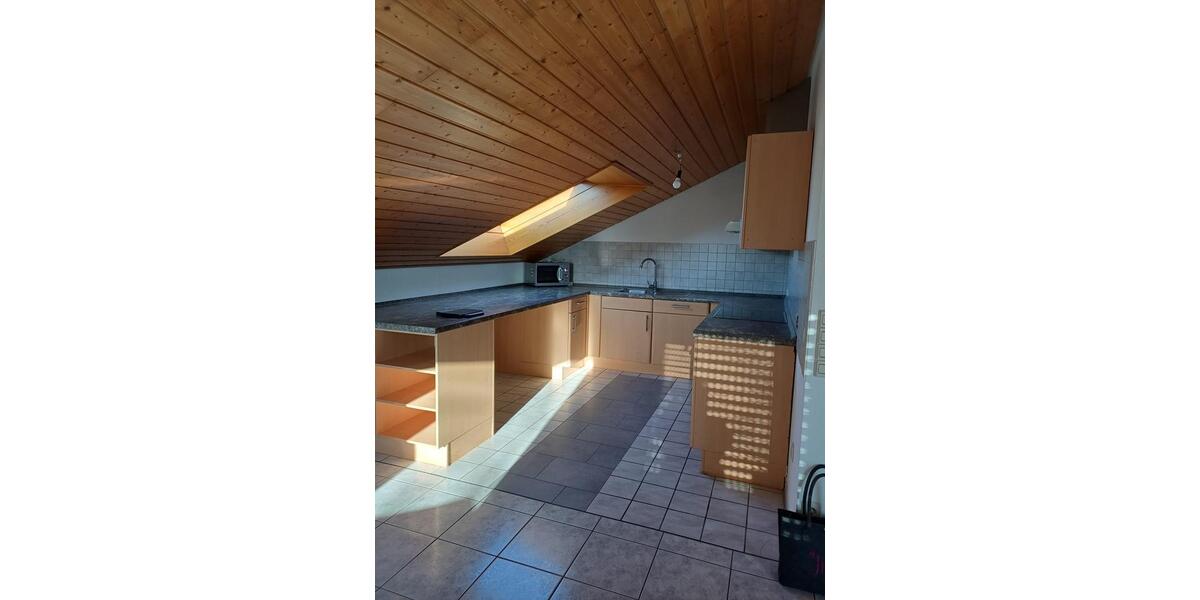 Dachgeschoßwohnung Brackenheim - 3.5 Zimmer, 102 m&sup2;, 320.000&euro; | Angebot:24373829