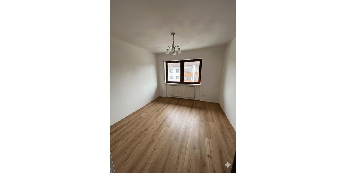 Reihenhaus Berg - 4 Zimmer, 110 m&sup2;, 1.500&euro; | Angebot:24743692