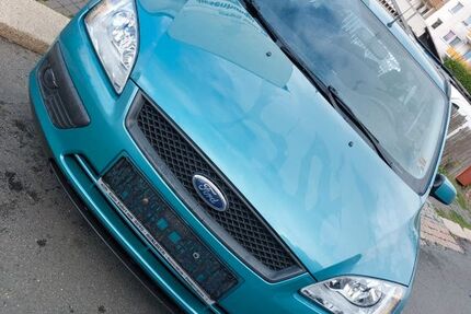 Ford Focus 99.963 km 2.699 € Plauen 08523