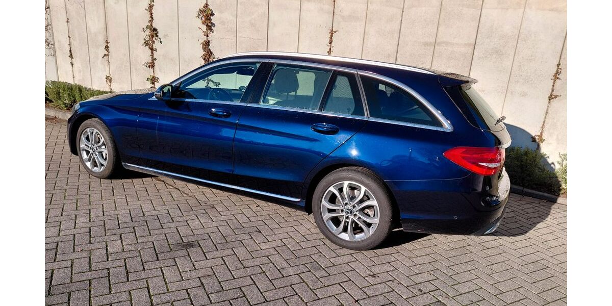 Mercedes-Benz C 250 128.470 km 20.500 &euro; Düsseldorf 40629