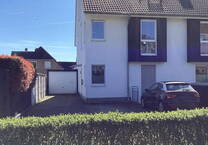 Terrassenwhng in Moers-Utfort, 2010, 4 Zi, SW-Lage, EBK, Garage, Stellplätze, Garten, ua., 12 DHH