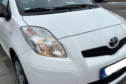 Toyota Yaris 87.350 km 3.650 &euro; München 80939