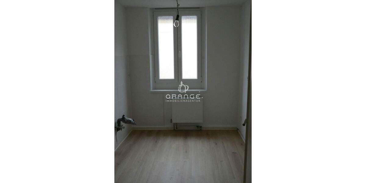 ***TOP: Erstbezug nach Sanierung :sonnige 4,5 -ZKB auf 93 QM WFL, Stadtmitte, im Hinterhaus nahe HBF 4 zimmer