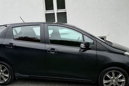 Toyota Yaris 178.000 km 3.900 € Albstadt 72461