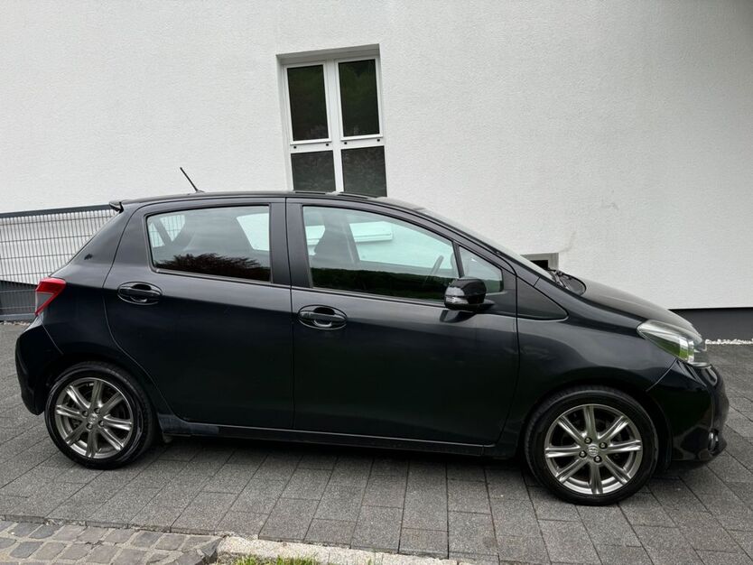 Toyota Yaris 178.000 km 3.900 € Albstadt 72461