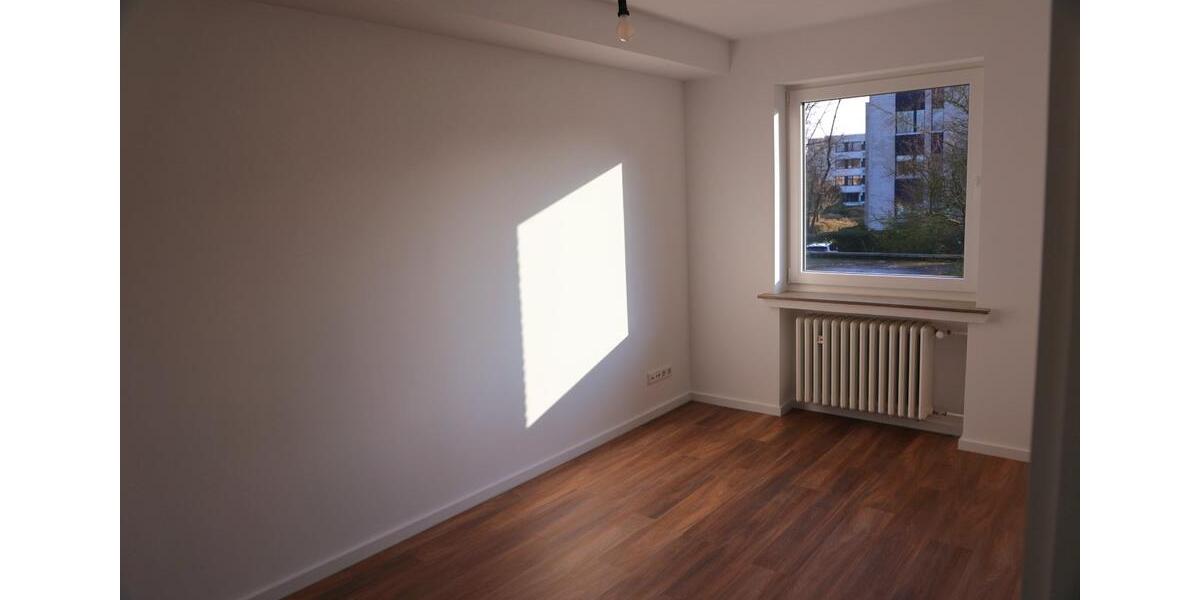 Etagenwohnung Neuss Augustinusviertel - 4 Zimmer, 123 m&sup2;, 1.700&euro; | Angebot:24864864
