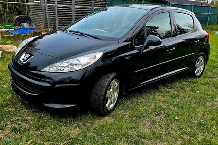 Peugeot 207 140.000 km 2.350 &euro; Haßloch 67454