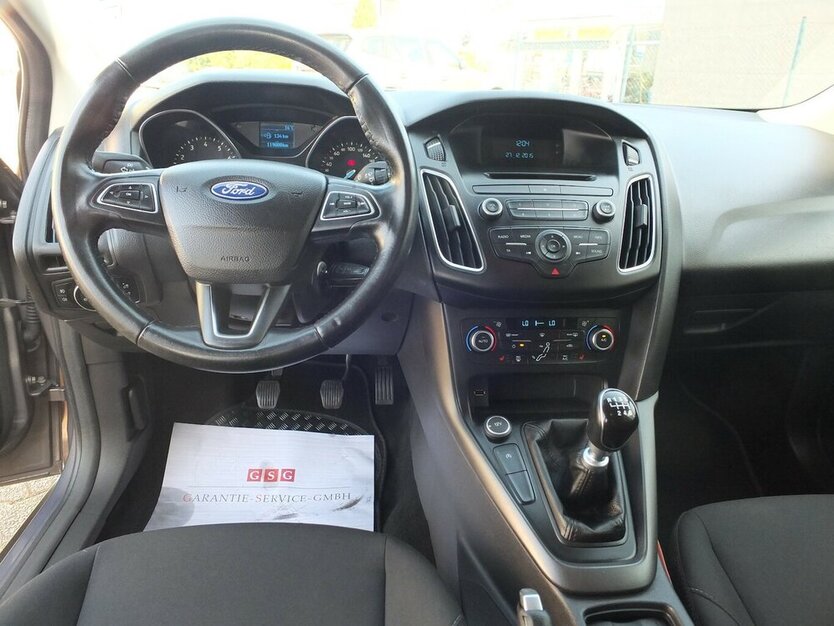 Ford Focus STUFENHECK KLIMAUTOMATIK PARKPILOT 118.919 km 7.304 € Köln 50858