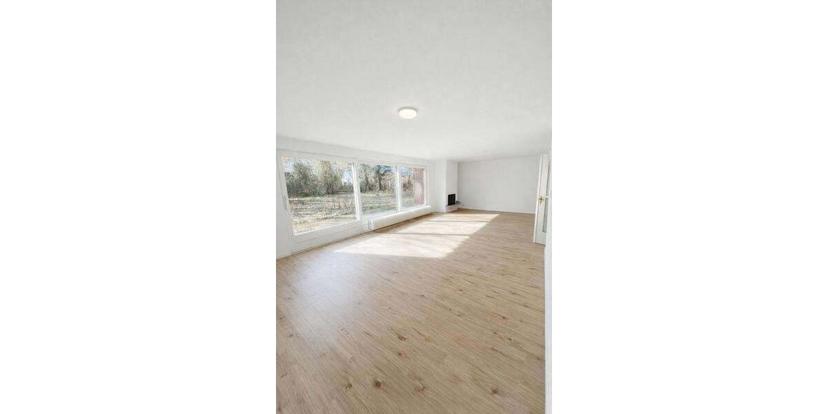 Etagenwohnung Adendorf - 4 Zimmer, 200 m&sup2;, 450&euro; | Angebot:25992652