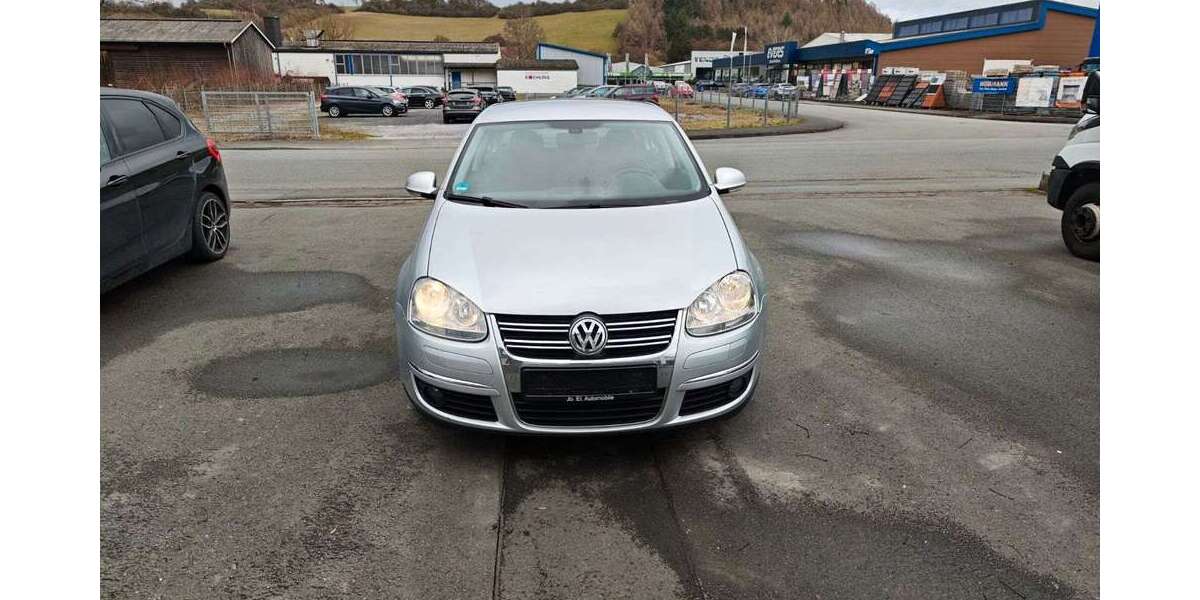 VW Jetta 152.800 km 4.400 &euro; Büren 33142