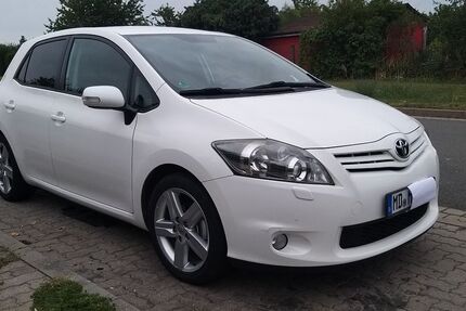 Toyota Auris 129.400 km 6.999 &euro; Magdeburg 39104