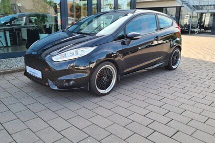 Ford Fiesta 151.300 km 8.950 &euro; Drochtersen 21706