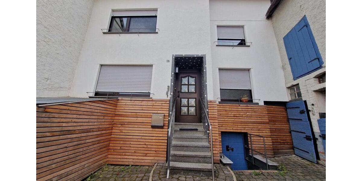 Einfamilienhaus mit Hof und Nebengebäude 4 zimmer