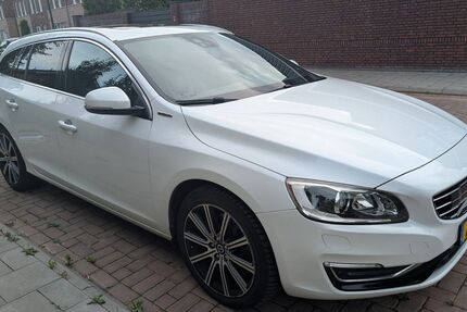 Volvo V60 252.857 km 8.700 &euro; Son en breugel 5692 