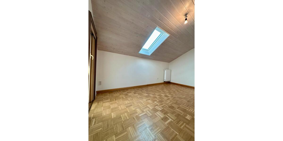 Dachgeschoßwohnung Hutthurm - 2.5 Zimmer, 85 m&sup2;, 690&euro; | Angebot:25354749