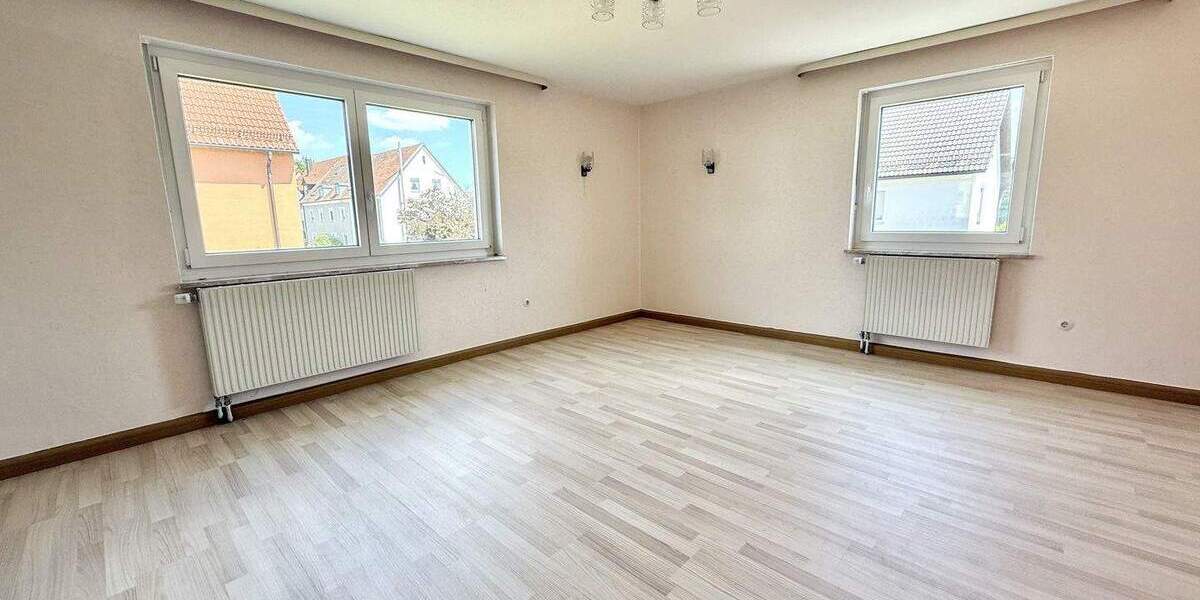 Doppelhaushälfte Altenstadt - 9 Zimmer, 214 m&sup2;, 275.000&euro; | Angebot:25247554