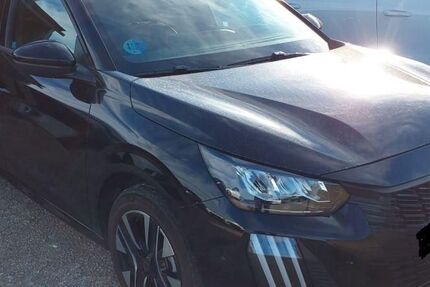 Peugeot 208 15.410 km 18.580 &euro; Rüsselsheim 65428