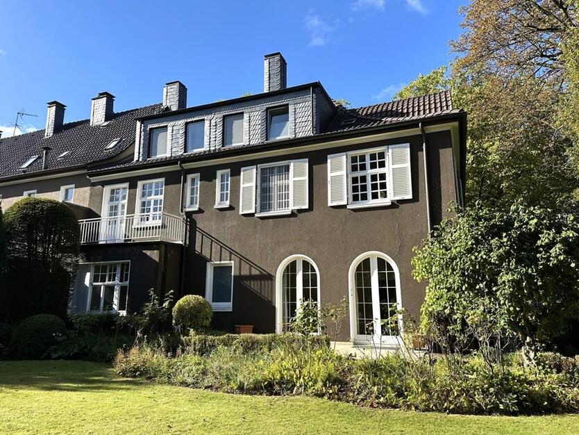 Einzigartiges Mietangebot: Historische Villa mit großem Garten | ca. 310 m² Wohnfläche zimmer