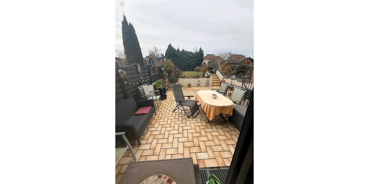 Reihenhaus Bornheim - 8 Zimmer, 137 m&sup2;, 440.000&euro; | Angebot:25422676