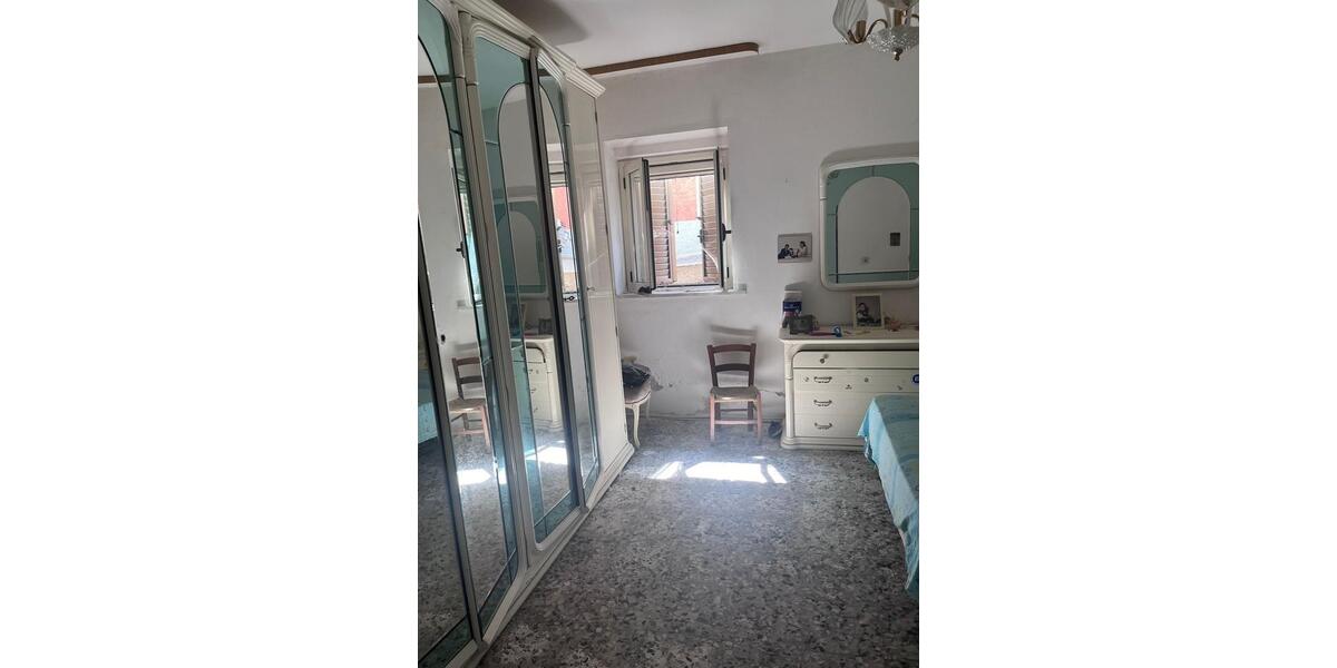 Erdgeschoßwohnung Tuttlingen - 4 Zimmer, 180 m&sup2;, 25.000&euro; | Angebot:27081577