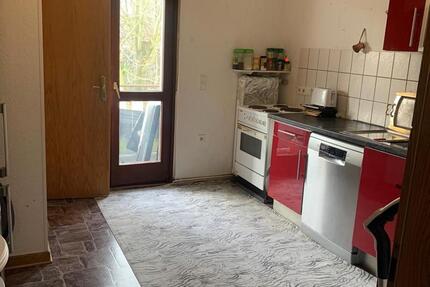Helle 2-3 Zimmer-Wohnung mit Balkon 1.OG fußläufig zur VAILLANT 3 zimmer