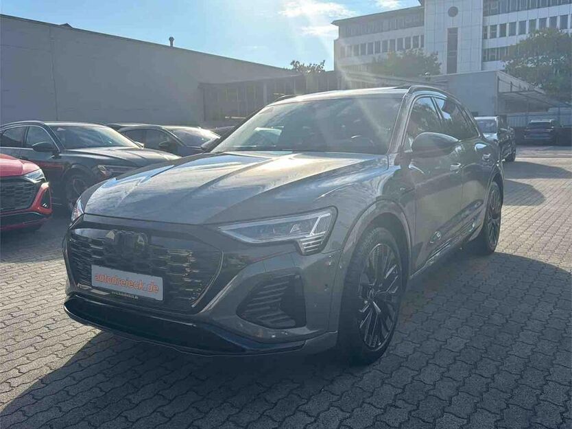 Audi Q8 e-tron 42.870 km 53.950 € Hamburg 22047