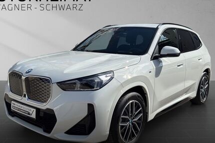 BMW iX1 23.100 km 48.890 &euro; Traunstein 83278