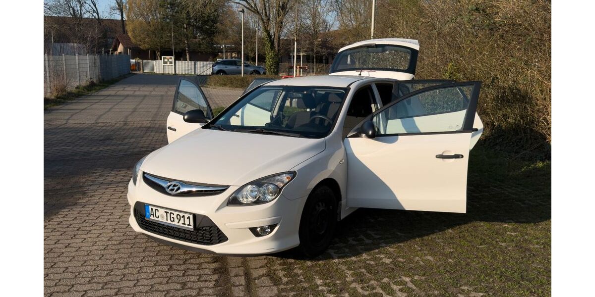 Hyundai i30 144.700 km 4.699 &euro; Aachen 52072