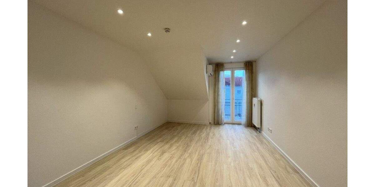 RESERVIERT: Wohnen mit Aussicht zentral in Oberkirch. 2-Zi.-Whg. mit neuer Einbauküche und Balkon sowie Tiefgaragenst... 2 zimmer