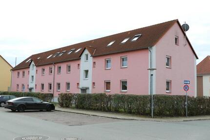 Wohnung Gröditz - 3 Zimmer, 59 m&sup2;, 382&euro; | Angebot:26278153