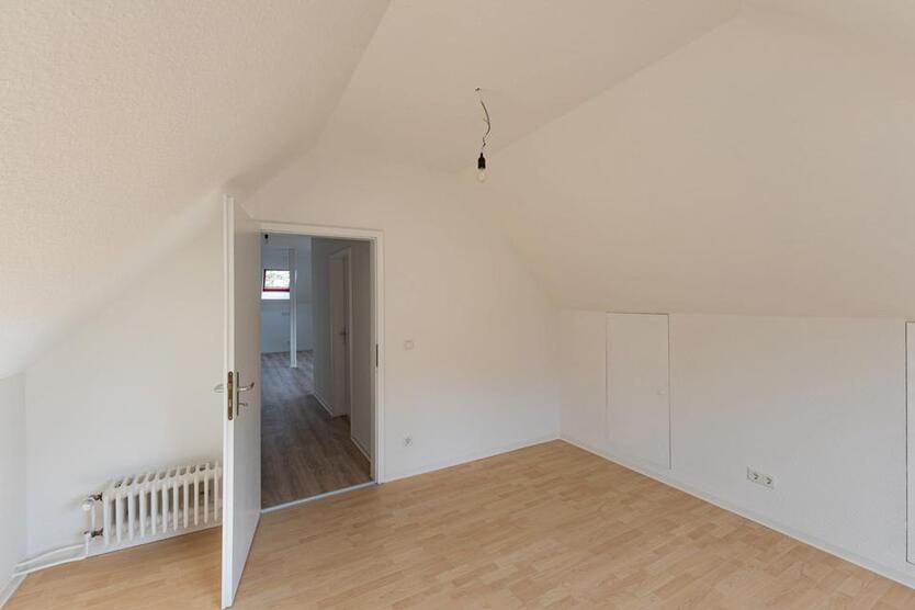4 Zimmer Dachgeschoßwohnung mit Gartennutzung