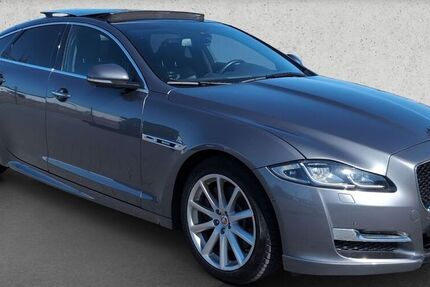Jaguar XJ