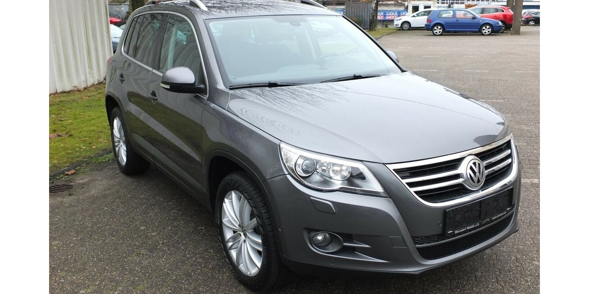 VW Tiguan TEAM orig.ATM ca 52 tkm XENON AHK PARKPILOT 112.432 km 10.398 &euro; Köln 50858
