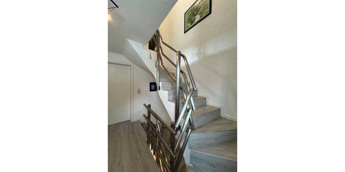 Mehrfamilienhaus, Wohnhaus Lennestadt Meggen - 9 Zimmer, 244 m&sup2;, 395.000&euro; | Angebot:25771706