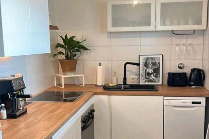 2 R, 64 qm, 6. OG, Balkon an Berufstätige od: Rentner zu vergeben 2 zimmer